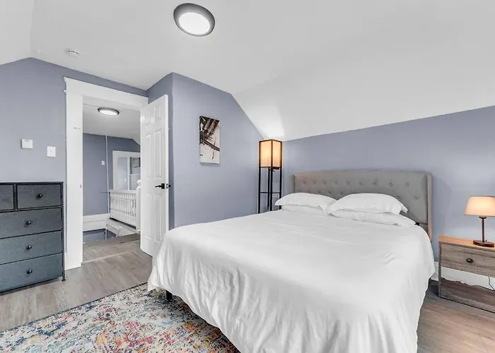 Quaint 2 Bedrooms In Historic Little Italy