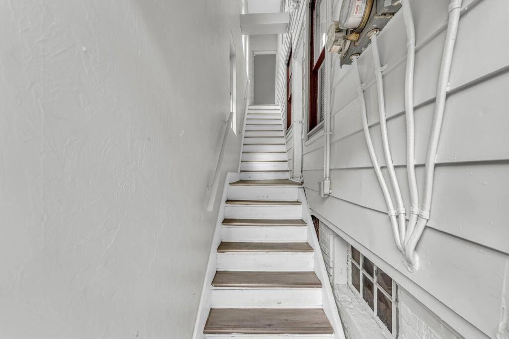 Quaint 2 Bedrooms In Historic Little Italy Apartment Ambler Heights